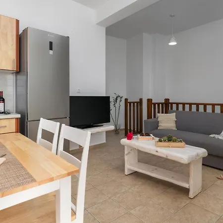 Deluxe Sunrise דירה טריפיטי